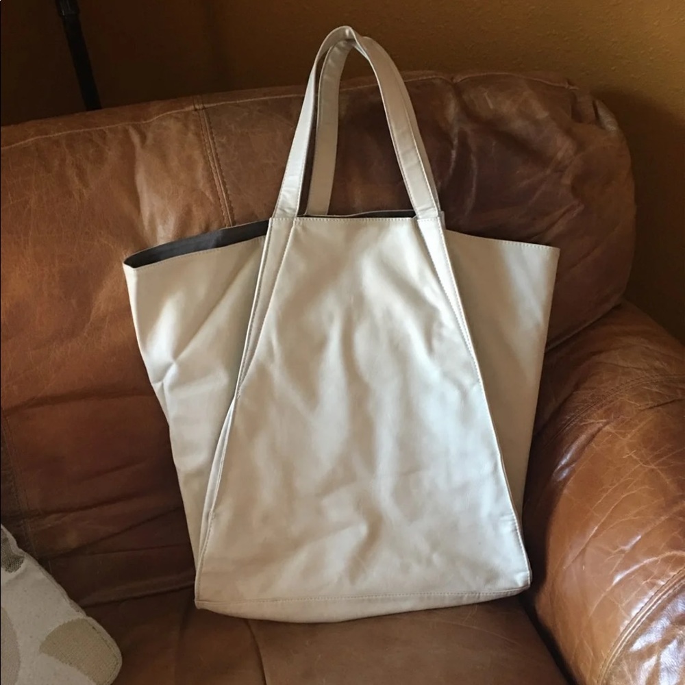 🎀 3 for $50 |  Pleather White Oragami Bag